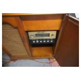 Columbia Vintage Wood Console AM/FM Stereo Cabinet