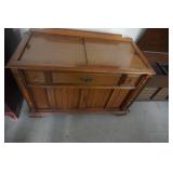 Magnavox Vintage Wood Console Record Player With Radio