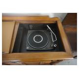 Magnavox Vintage Wood Console Record Player With Radio