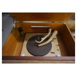 Magnavox Airline Vintage Record Player With Radio