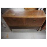 Metz Model 602-US Vintage Wood Console Record Player with Radio