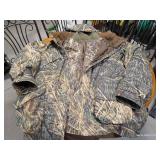 Nice Columbia (3X) Camo Hooded Hunting Jacket With Lining Nice Columbia (3X) Camo Hooded Hunting Jacket With Lining
