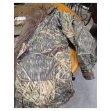 Nice Columbia (3X) Camo Hooded Hunting Jacket With Lining Nice Columbia (3X) Camo Hooded Hunting Jacket With Lining