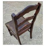 Cushioned Wooden Chair Cushioned Wooden Chair