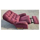 Maroon LA-Z-BOY Recliner Maroon LA-Z-BOY Recliner