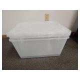 Set of 2 Greenmade Instaview 45 Quart Multi-Use Storage Bins **lids cracked, one bin missing latch** Set of 2 Greenmade Instaview 45 Quart Multi-Use Storage Bins **lids cracked, one bin missing latch**