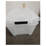 Set of 2 Greenmade Instaview 45 Quart Multi-Use Storage Bins **lids cracked, one bin missing latch** Set of 2 Greenmade Instaview 45 Quart Multi-Use Storage Bins **lids cracked, one bin missing latch**