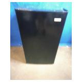 Igloo IRF32BK 3.2 cu. ft. Single-Door Refrigerator Igloo IRF32BK 3.2 cu. ft. Single-Door Refrigerator