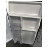 Igloo IRF32BK 3.2 cu. ft. Single-Door Refrigerator Igloo IRF32BK 3.2 cu. ft. Single-Door Refrigerator
