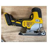 DEWALT - Lot of 2 - (Non Working) DEWALT - Lot of 2 - (Non Working)