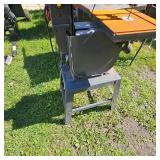 Craftsman Bandsaw, Works Great with Extra Blades