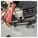 Husky 8 Gallon 125psi, Nice, Clean Air Compressor