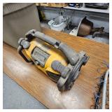 DeWalt Digital Radio with 20 Volt Charger