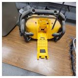 DeWalt Digital Radio with 20 Volt Charger