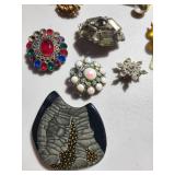 Set of 8 Vintage Costume Jewelry Brooches and Pins