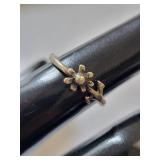 Sterling Silver Flower Ring Size 5, 1.39 Grams