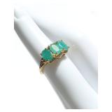 Elegant 10k Gold Ring with Three Green Gemstones 2.66g