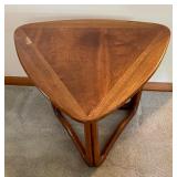 LR - Vintage Mid Century Lane Guitar Pick Walnut Accent Table