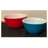 Set of 2 Vintage Pyrex Mixing Bowls