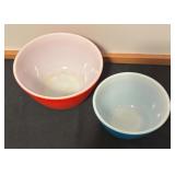 Set of 2 Vintage Pyrex Mixing Bowls