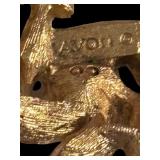 Set of 2 Avon Gold Tone Brooches Floral and Wreath Designs