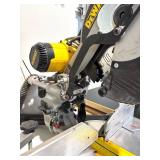 DeWalt 12-Inch Double-Bevel Sliding Compound Miter Saw