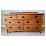 Quality Solid Wood Dresser with 7 Drawers
