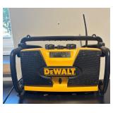 G - DeWalt DW911 Work Site Radio Charger