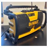 G - DeWalt DW911 Work Site Radio Charger