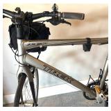 G - Trek 7.5 FX Hybrid Bicycle with Accessories