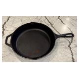 K - Lodge 10.5-Inch Cast Iron Skillet, Pre-Owned