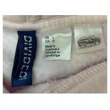 Divided Brand Sponge Bob Hoodie Size (Large)