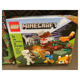 LEGO Minecraft Set Bundle 21156 and 21162 with Damaged Boxes LEGO Minecraft Set Bundle 21156 and 21162 with Damaged Boxes