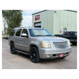 2007 GMC YUKON DENALI *All Wheel Drive* (NO RESERVE)