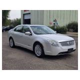 2010 MERCURY MILAN HYBRID *No Accidents* (NO RESERVE)