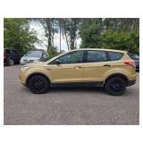 2015 FORD ESCAPE S *No Accidents* (NO RESERVE)