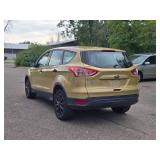 2015 FORD ESCAPE S *No Accidents* (NO RESERVE)