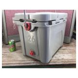 Everbilt 26 Qt High Performance Cooler - Nice Everbilt 26 Qt High Performance Cooler - Nice