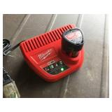 Milwaukee M12 Battery & Charger - Good Milwaukee M12 Battery & Charger - Good