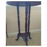 (2) Small Wood Vintage Tables (2) Small Wood Vintage Tables