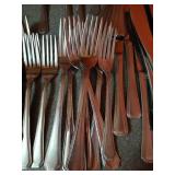 Gibson Flatware & Serving Pieces Gibson Flatware & Serving Pieces