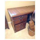 L-Shaped Office Desk & Chair L-Shaped Office Desk & Chair