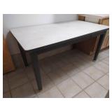 Heavy-Duty Table Heavy-Duty Table