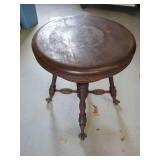 Vintage Adjustable Claw Foot Piano Stool Vintage Adjustable Claw Foot Piano Stool