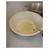 (4) Large Bowls - Canning, Etc (4) Large Bowls - Canning, Etc