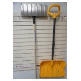 2ct Snow Shovel and Scraping Shovel