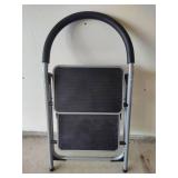 Fold-Up Step Ladder w/Rubber Handle