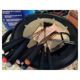 Fondue Pots, Skewers & Recipe Books