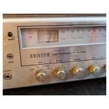 Zenith Turntable Casette recorder Stereo Receiver Powers up