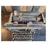 Underwood Standard Typewriter, great display